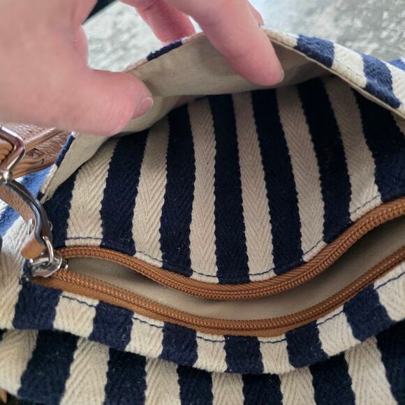 Rosetti Zuma Lizzie Shai Mini Crossbody Navy & White Canvas - Picture 10 of 13